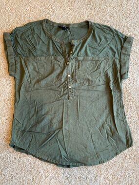 Forever 21 Olive Green Short Sleeve Henley Tee